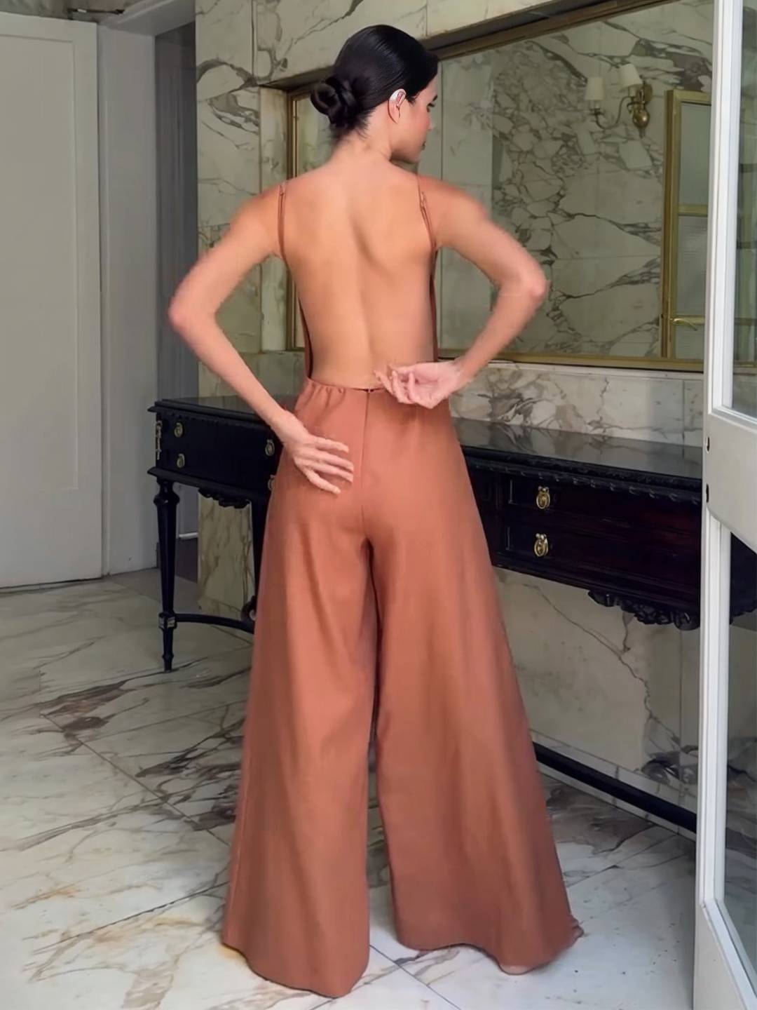 combinaisons larges jambes évasé lin dos nu à fines brides sans manches élégant décontracté style vacances pour femmes | KONF