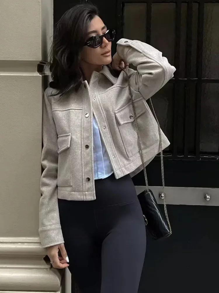 Konf | Manteau court en laine avec boutons