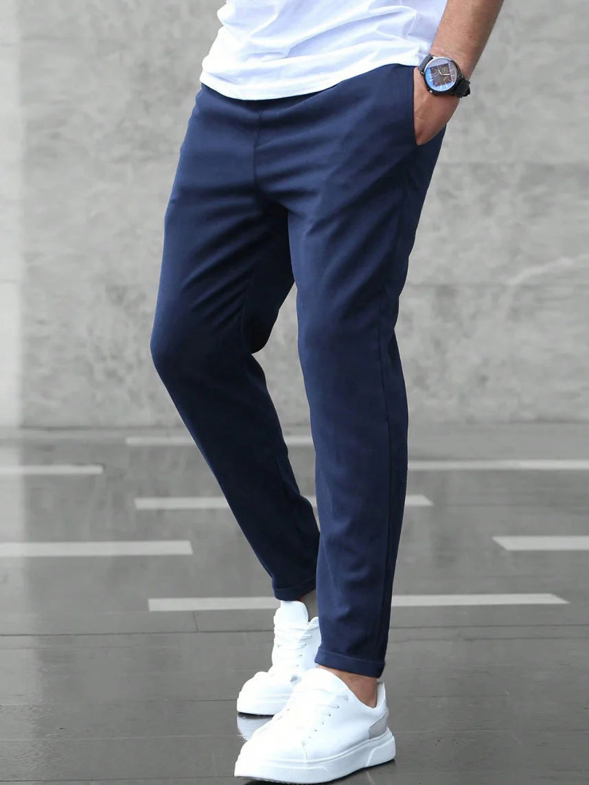 Pantalon slim décontracté pour hommes modernes • Jonas Konf™